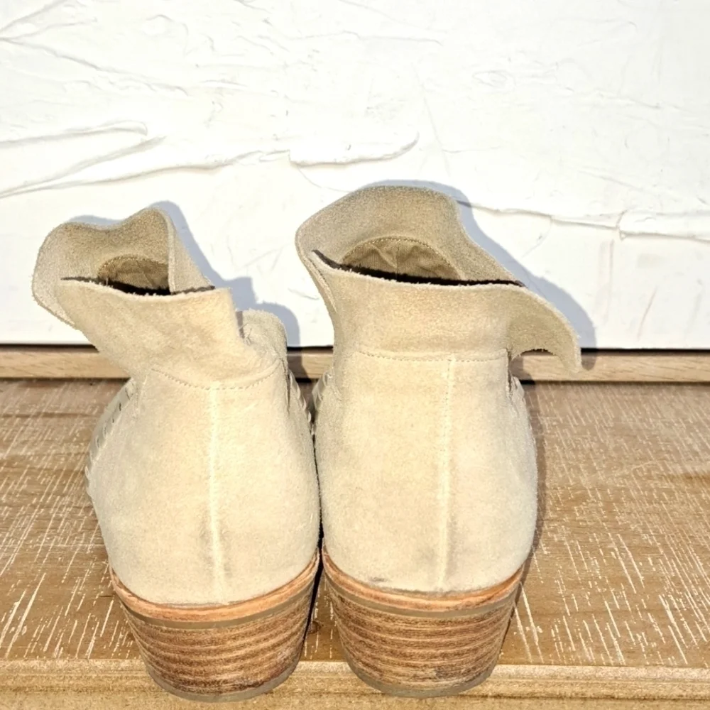 Dolce Vita Sand slip in Suede Leather  bootie  size 9